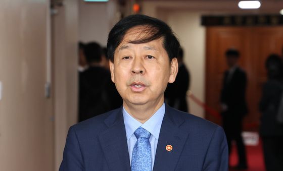 美 통상 협상 관련 질문 받는 구윤철 부총리