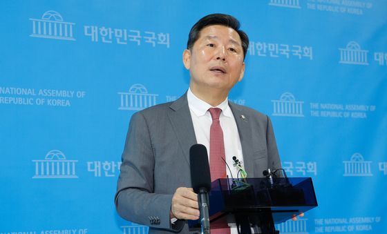답변하는 이철규 의원