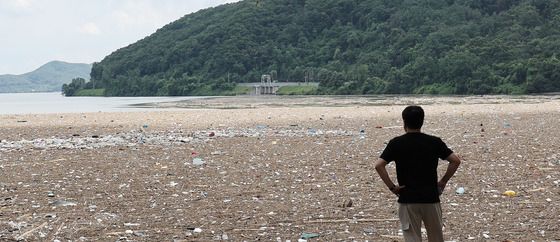 비 오고 쓰레기 몰려온 팔당댐