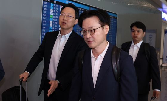 미국으로 출국하는 김정관 장관