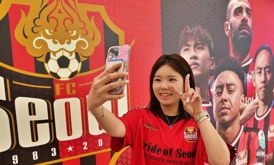 롯데百, 'FC서울 VS FC바르셀로나' 팝업스토어 운영