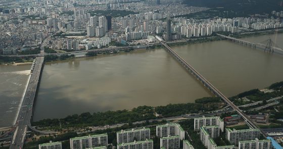 흙탕물 가득한 한강