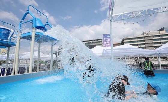 폭염 날려버릴 시원한 물놀이