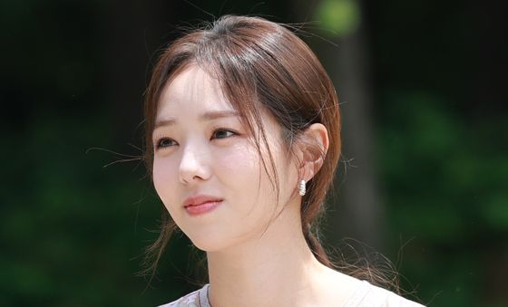 채수빈, 은은한 꽃 향기