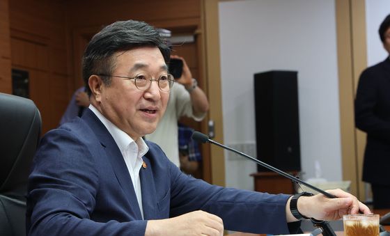 발언하는 윤호중 행안부 장관