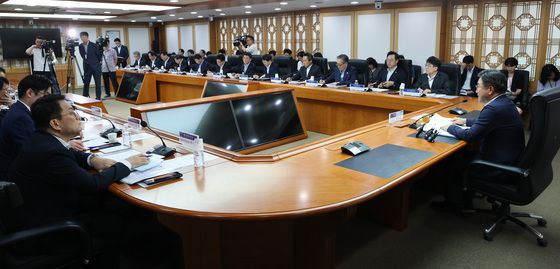 윤호중 장관, 취임 후 첫 중앙·지방정책협의회 회의 주재