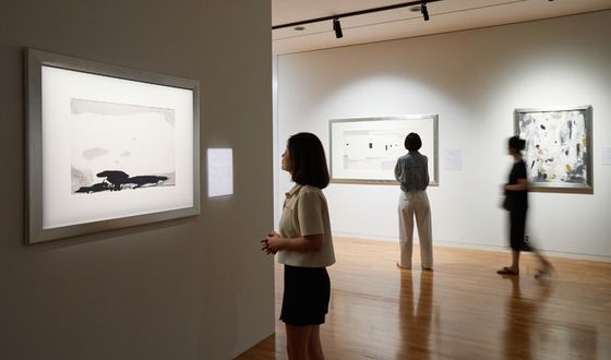 中 현대미술 거장 우관중 첫 단독전