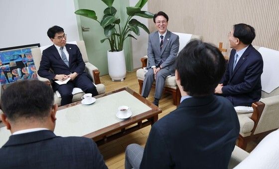 한국기독교교회협의회 방문한 김민석 국무총리