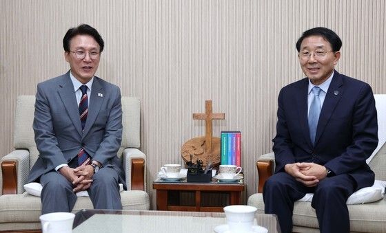 김민석 국무총리, 한국기독교교회협의회 방문