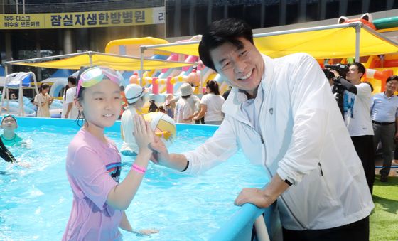 서강석 송파구청장, '도심 속 피서 오세요'