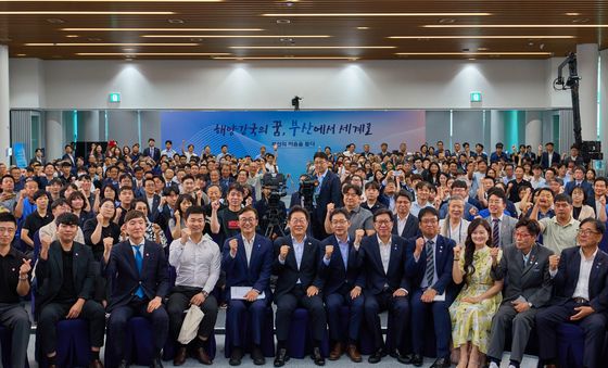 李대통령, 부산서 '해수부 이전·북극항로' 타운홀 미팅