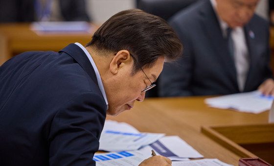 산업재해 근절 현장 노사간담회 참석한 이재명 대통령