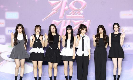 유스피어, SBS 가요대전 Summer 블루카펫 첫번째 주인공