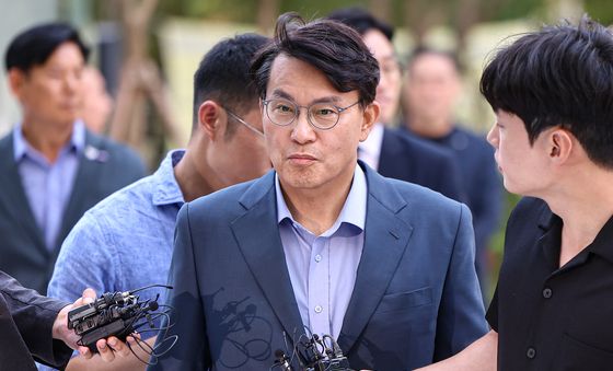 '공천개입 의혹' 윤상현 의원, 김건희 특검 출석