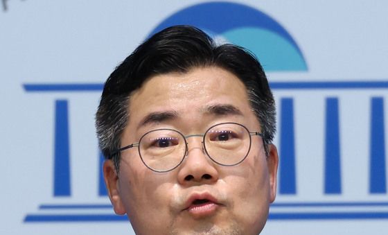 박찬대 '공수처, 지귀연 판사 수사 착수해야'