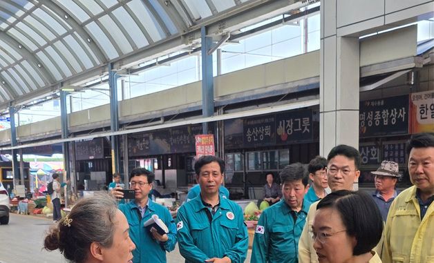 한성숙 중기부 장관, 당진정통시장 방문