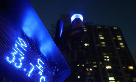 기록적인 폭염에 밤에도 '찜통'