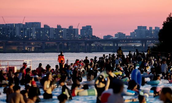 노을을 배경삼아