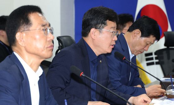 당정간담회 발언하는 안호영 위원장