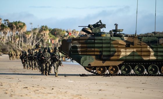 부대이동하는 한·호주 상륙군