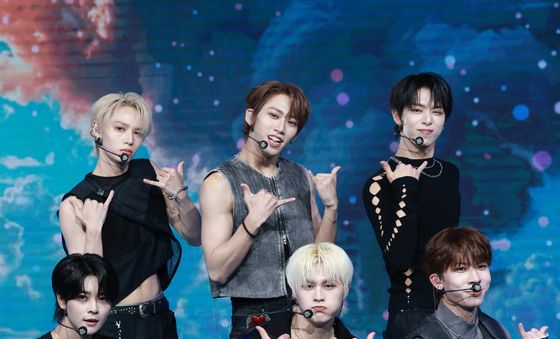 세븐투에잇, 저희 데뷔 했어요