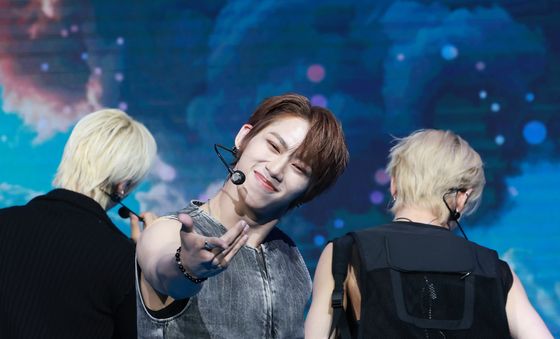 엑시, 애교 플러팅