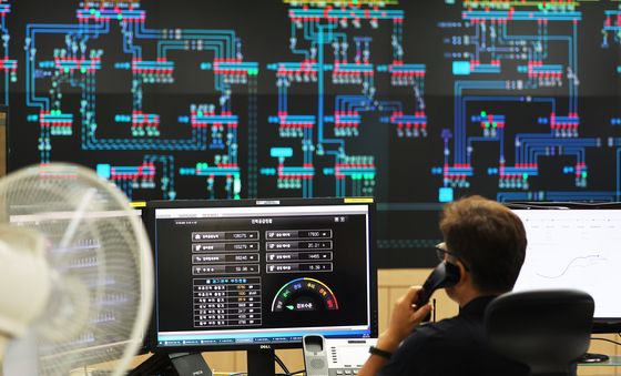 폭염에 늘어나는 전력 수요