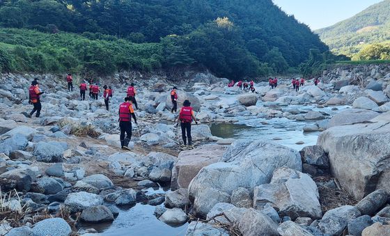 실종자 수색하는 소방