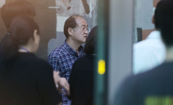 내란특검 찾은 노상원 전 사령관의 변호인