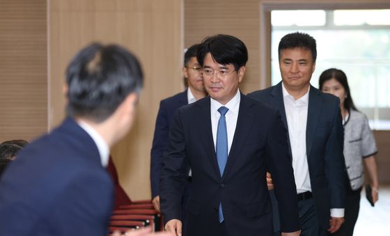 취임식장 입장하는 박재억 신임 검사장