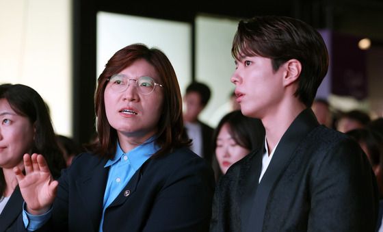 박보검과 대화하는 장미란 2차관