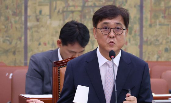 질의 답하는 최휘영 후보자