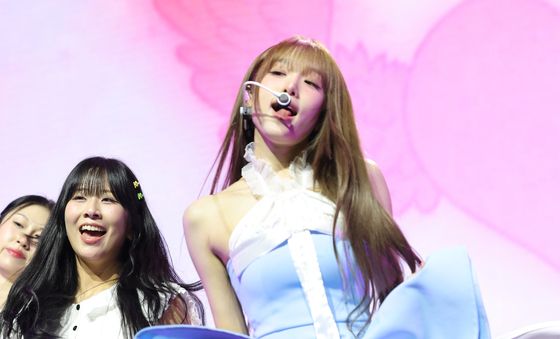 최예나, 치마 펄럭펄럭