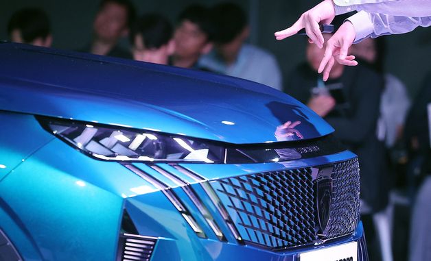 시선 끄는 푸조 '올 뉴 3008 스마트 하이브리드'