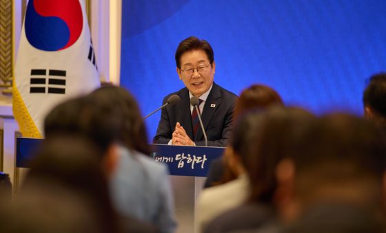 李대통령, 취임 30일 기자회견…"무너진 민생회복 전력"