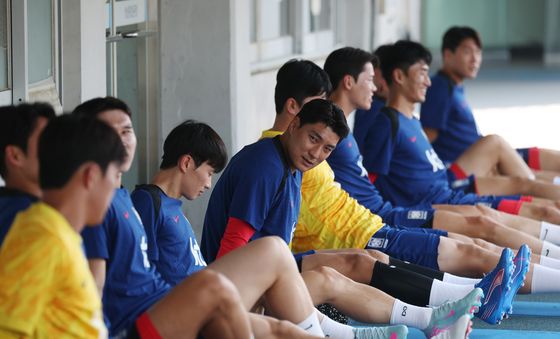 스트레칭 하는 주민규