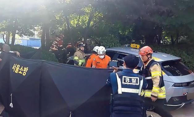 인도 덮친 택시로 2명 심정지