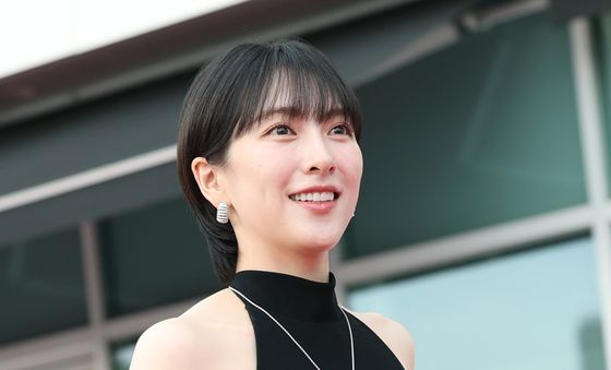 카라 강지영, 한 줌 개미허리