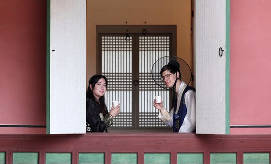 창덕궁 약방에서 마시는 차 한 잔