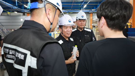 김영훈 고용노동부 장관, 쿠팡 동탄물류센터 현장 점검