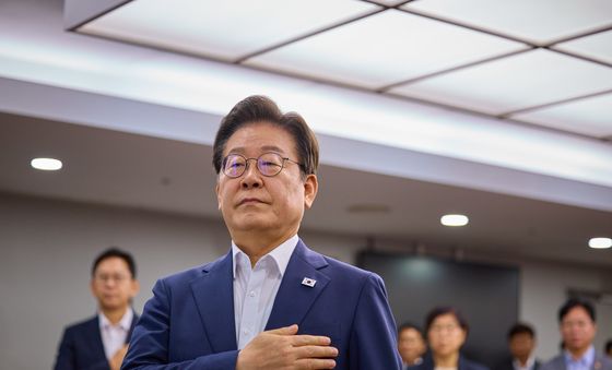 국민의례하는 이재명 대통령