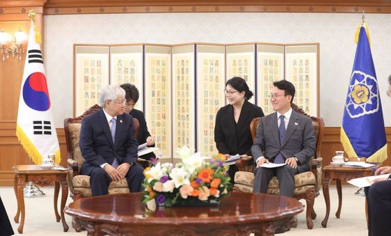 김민석 국무총리, 도 반 찌엔 베트남 조국전선 위원장 접견