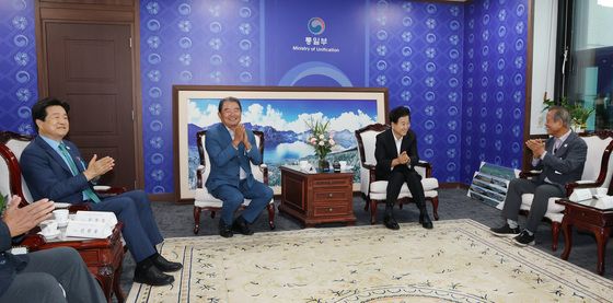 개성공단기업협회 회장단 만난 정동영 통일부 장관