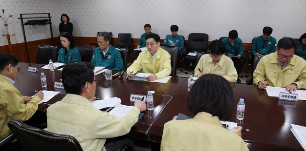 윤창렬 국무조정실장, 부산아파트 화재 아동 사망관련 긴급 대책회의 주재