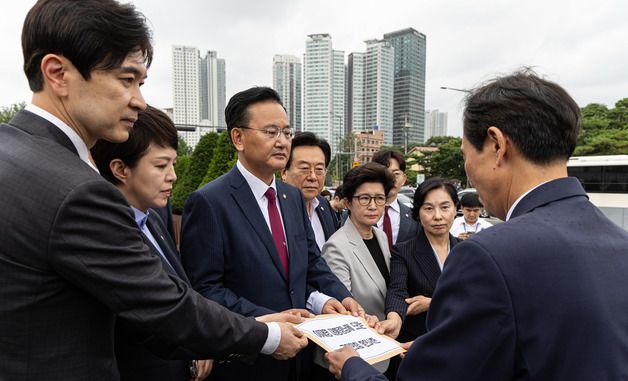 국민의힘 '대통령실에 항의서한 전달'