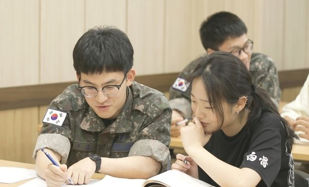 KT 희망나눔인상에 공군 제15특수임무비행단·김만하 소방관 선정