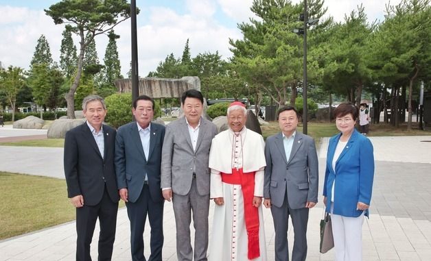 오성환 당진시장, 유흥식 추기경에 교황 솔뫼성지 방문 요청