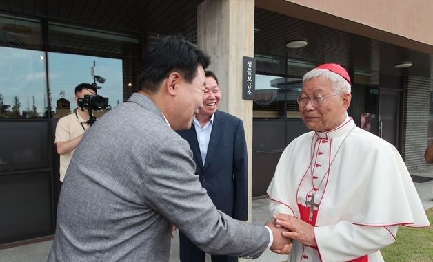 오성환 당진시장, 유흥식 추기경에 교황 솔뫼성지 방문 요청