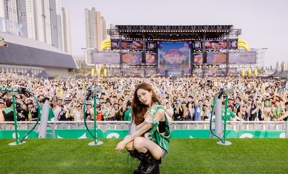 에스파 카리나, '워터밤 서울 2025'를 상쾌하게 물들이다