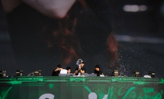 에스파 카리나, '워터밤 서울 2025'를 상쾌하게 물들이다